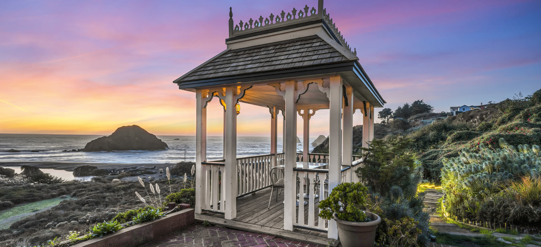 gazebo and ocean view from mendocino coast bed and breakfast inn